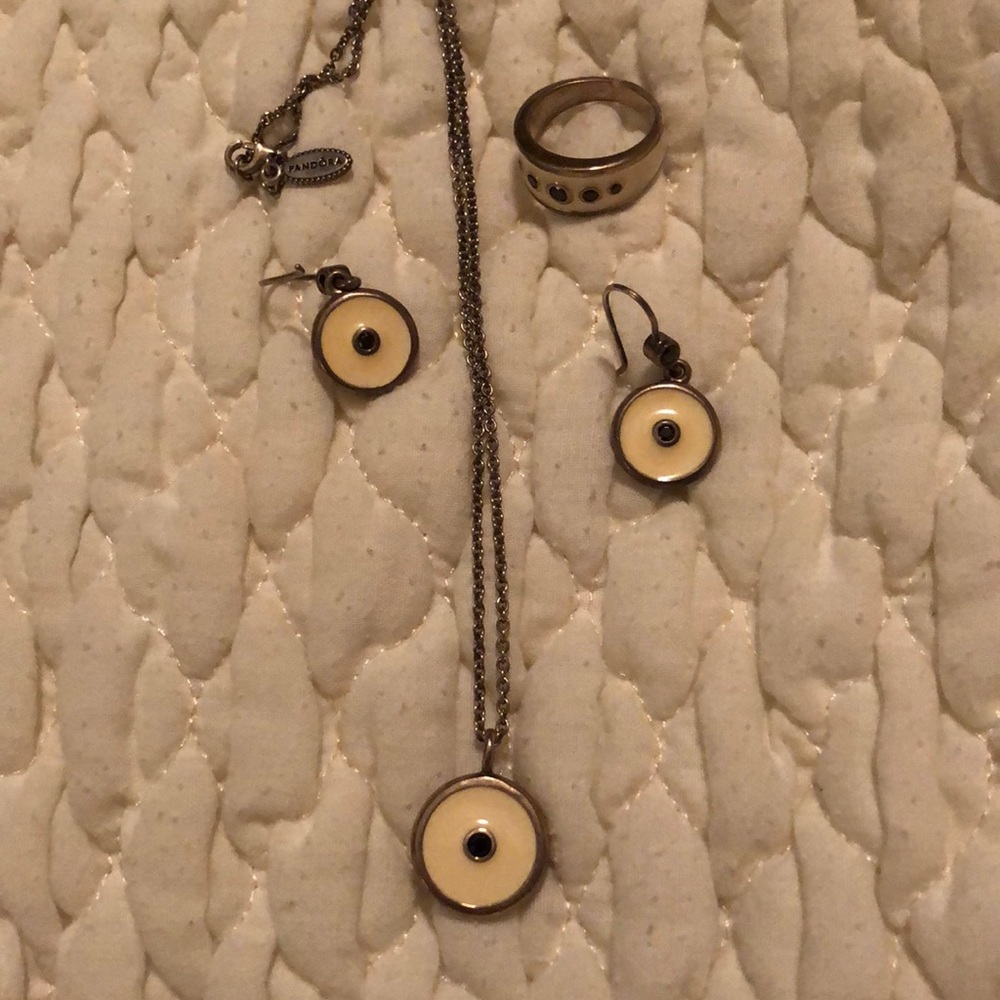 Pandora set
